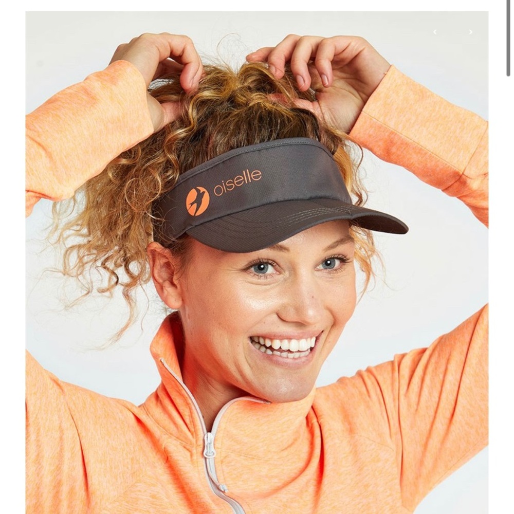Oiselle foldable visor, NWT
